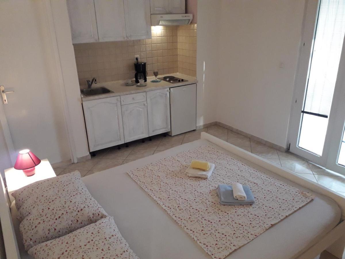 Apartments With A Parking Space Pakostane, Biograd - 14054 Exterior foto